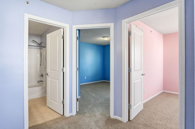 891 Ledgestone Drive, Mahtomedi, MN 55115