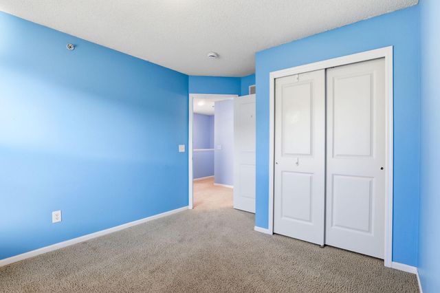 891 Ledgestone Drive, Mahtomedi, MN 55115