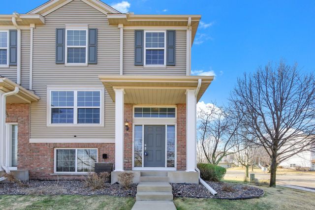 891 Ledgestone Drive, Mahtomedi, MN 55115