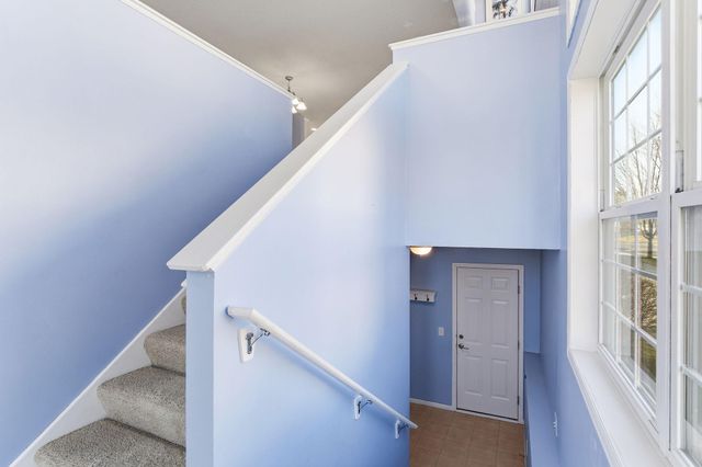 891 Ledgestone Drive, Mahtomedi, MN 55115