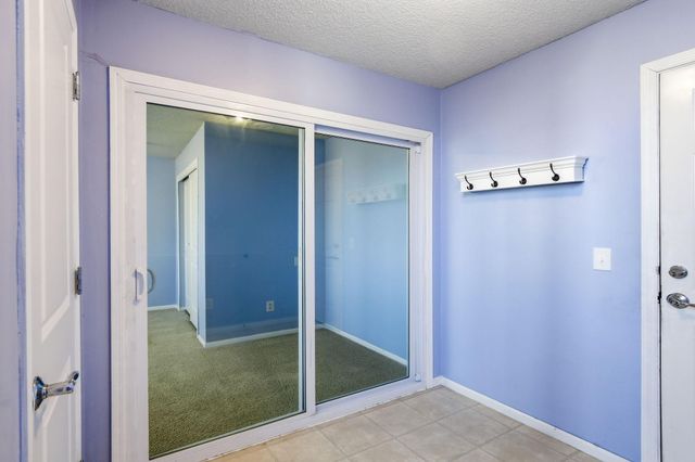 891 Ledgestone Drive, Mahtomedi, MN 55115