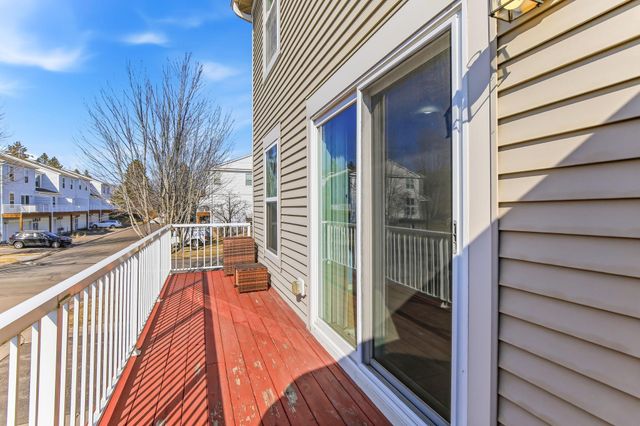 891 Ledgestone Drive, Mahtomedi, MN 55115