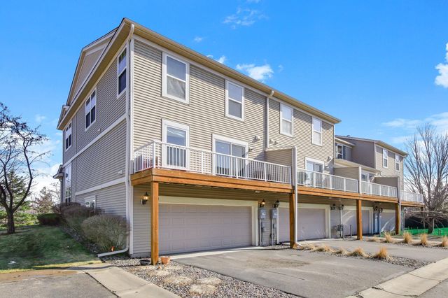 891 Ledgestone Drive, Mahtomedi, MN 55115