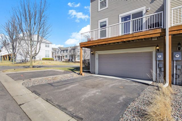 891 Ledgestone Drive, Mahtomedi, MN 55115