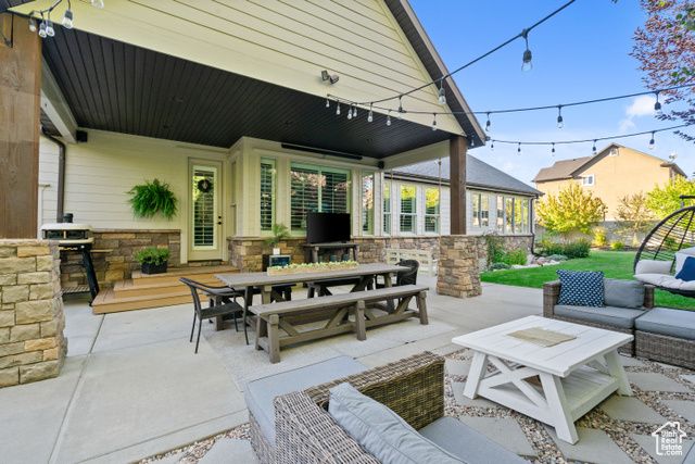 5982 N ROLLINS RANCH RD, Mountain Green, UT 84050