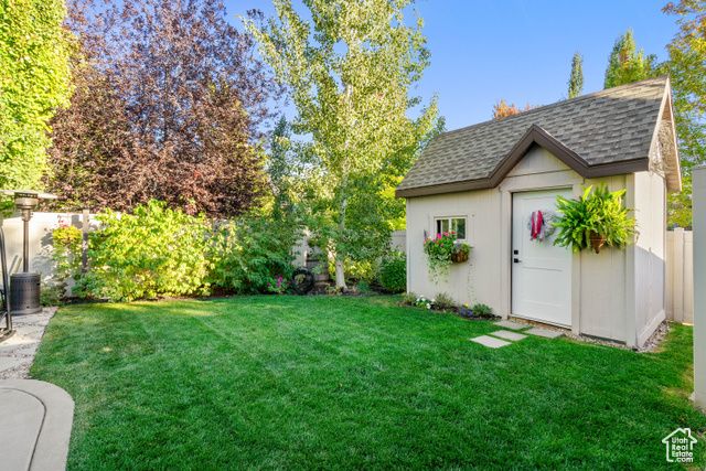 5982 N ROLLINS RANCH RD, Mountain Green, UT 84050