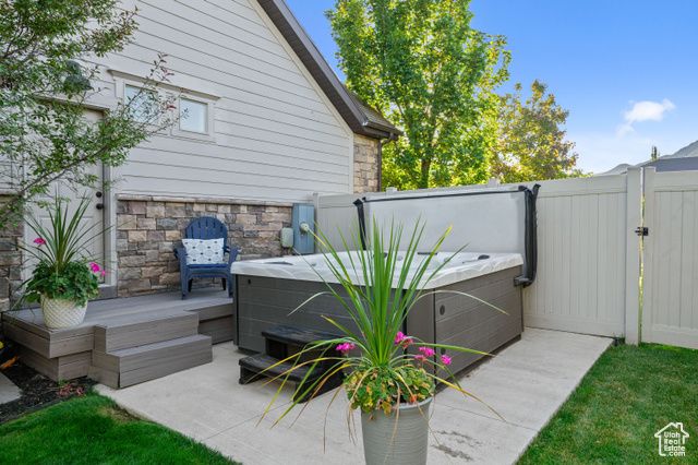 5982 N ROLLINS RANCH RD, Mountain Green, UT 84050