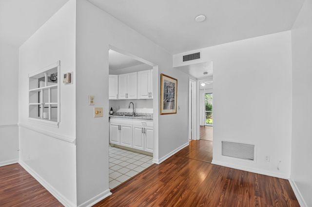 3120 Cynthia Lane 107, Lake Worth, FL 33461