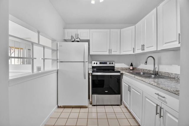 3120 Cynthia Lane 107, Lake Worth, FL 33461