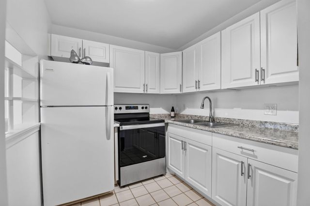 3120 Cynthia Lane 107, Lake Worth, FL 33461