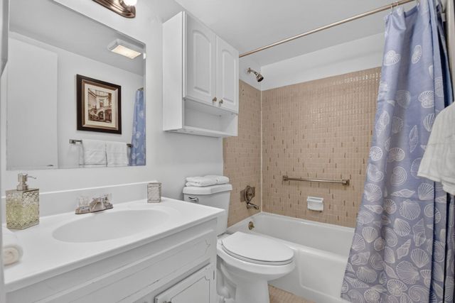 3120 Cynthia Lane 107, Lake Worth, FL 33461