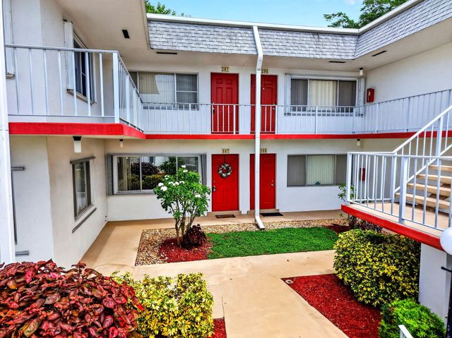 3120 Cynthia Lane 107, Lake Worth, FL 33461