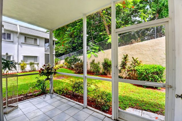 3120 Cynthia Lane 107, Lake Worth, FL 33461