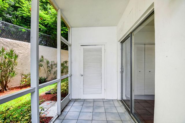 3120 Cynthia Lane 107, Lake Worth, FL 33461