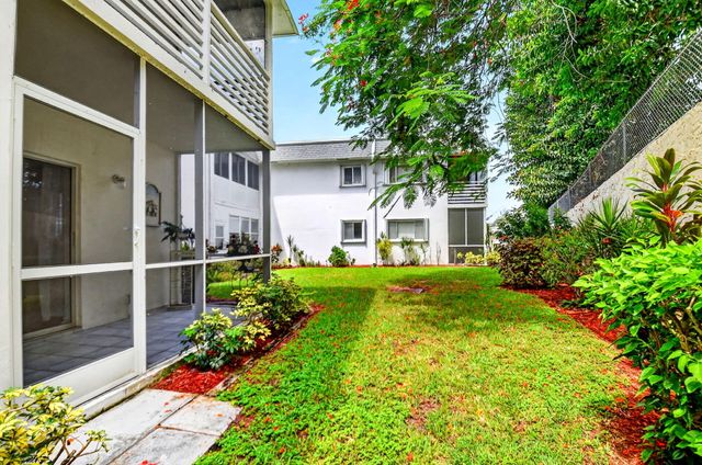 3120 Cynthia Lane 107, Lake Worth, FL 33461