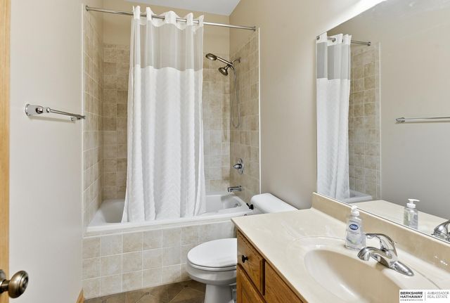 17224 Sage Street, Omaha, NE 68136