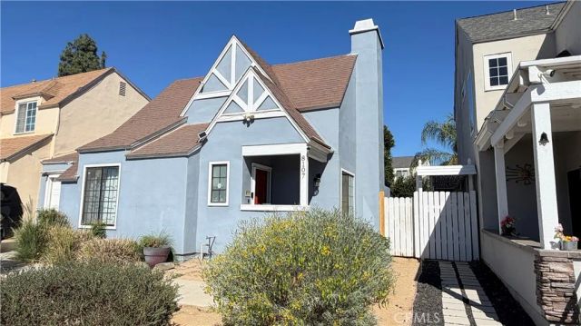8107 Linares, Riverside, CA 92509