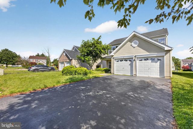 25 SANDSTONE RD, East Windsor, NJ 08520
