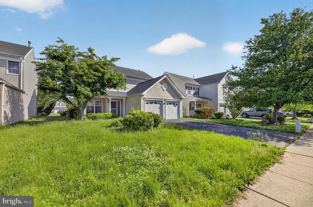25 SANDSTONE RD, East Windsor, NJ 08520