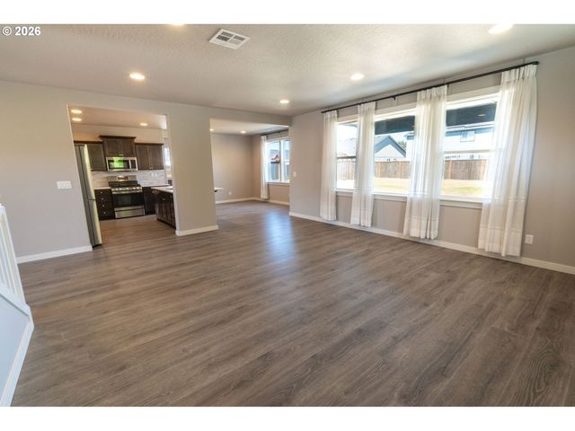 2675 Essex Ave Nw, Albany, OR 97321