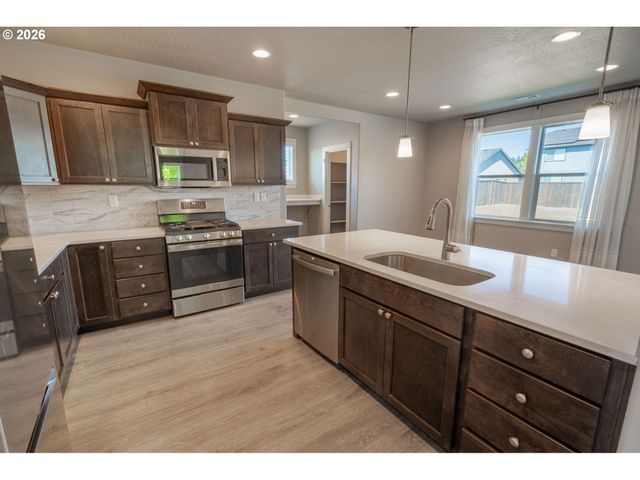 2675 Essex Ave Nw, Albany, OR 97321
