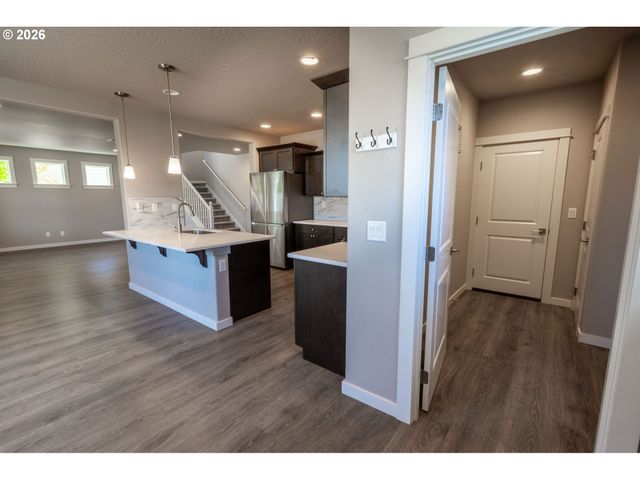2675 Essex Ave Nw, Albany, OR 97321