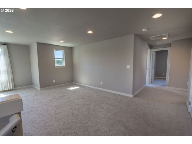 2675 Essex Ave Nw, Albany, OR 97321