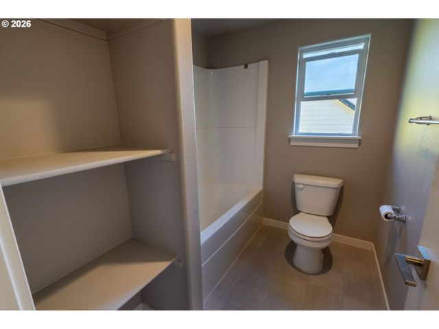 2675 Essex Ave Nw, Albany, OR 97321
