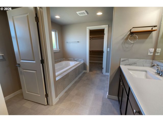 2675 Essex Ave Nw, Albany, OR 97321