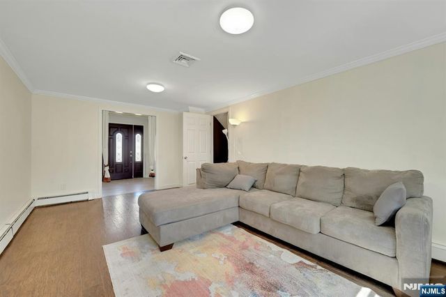 18-00 Scialla Court, Fair Lawn, NJ 07410