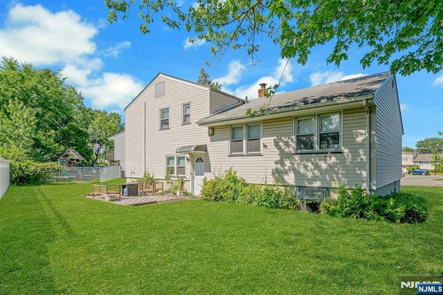 18-00 Scialla Court, Fair Lawn, NJ 07410