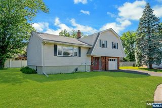 18-00 Scialla Court, Fair Lawn, NJ 07410