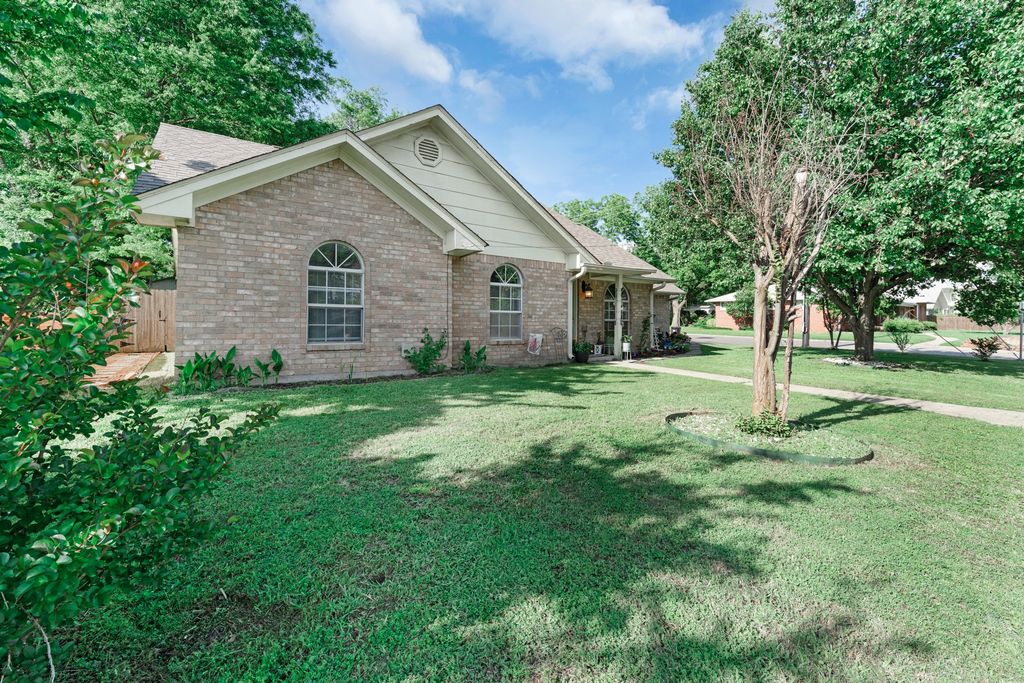 400 Houston Street, Sulphur Springs, TX 75482