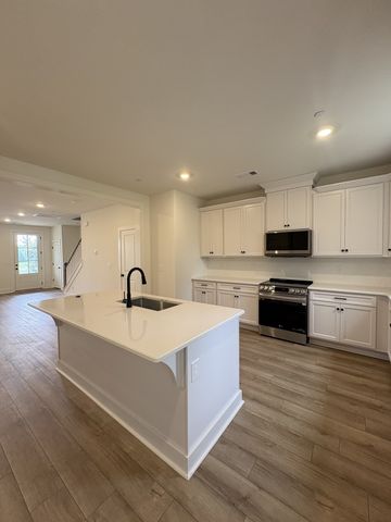 112 Nearwater Pl, Hendersonville, TN 37075