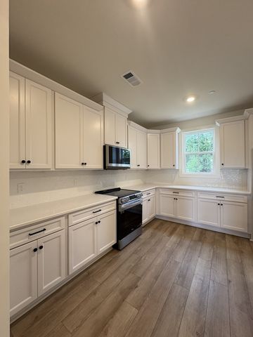 112 Nearwater Pl, Hendersonville, TN 37075