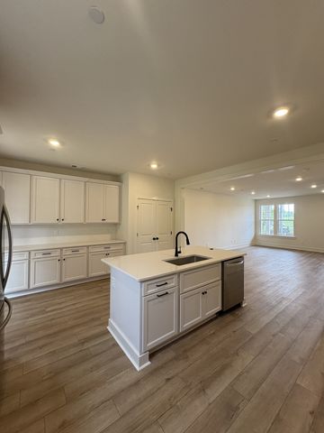 112 Nearwater Pl, Hendersonville, TN 37075