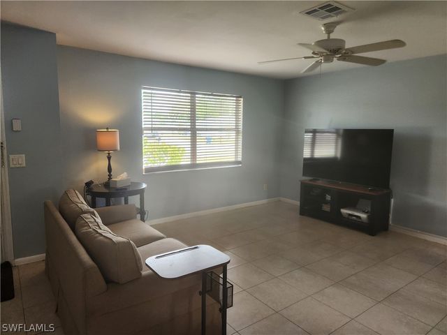 9140 San Carlos BLVD, Fort Myers, FL 33967