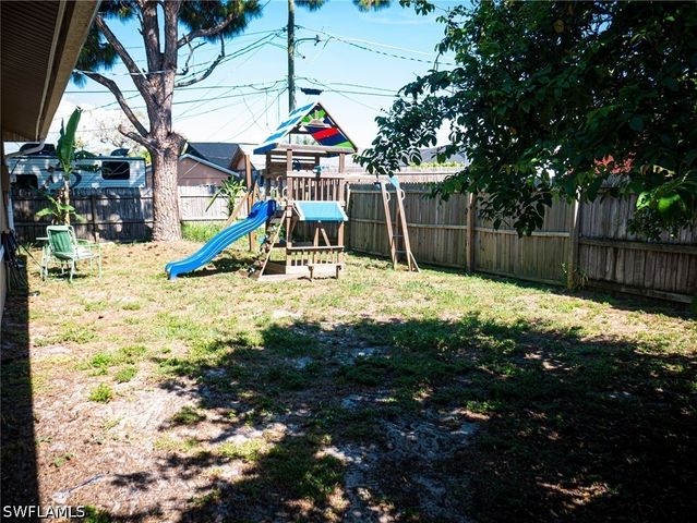 9140 San Carlos BLVD, Fort Myers, FL 33967