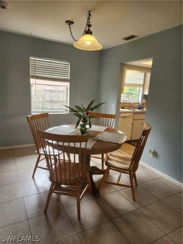 9140 San Carlos BLVD, Fort Myers, FL 33967