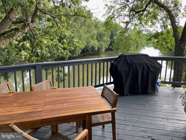 271 OGDEN FARM RD, Moorefield, WV 26836