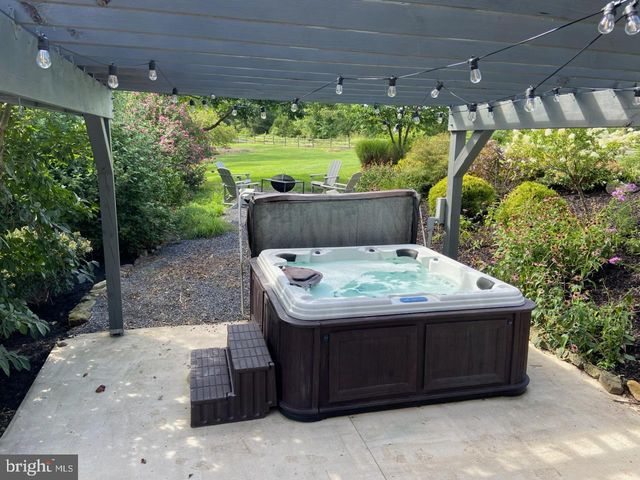 271 OGDEN FARM RD, Moorefield, WV 26836