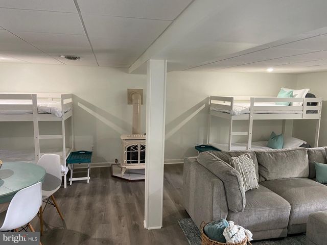 271 OGDEN FARM RD, Moorefield, WV 26836