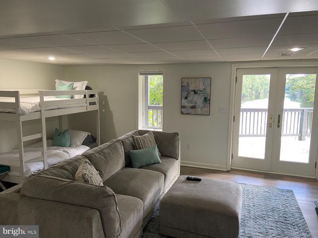 271 OGDEN FARM RD, Moorefield, WV 26836