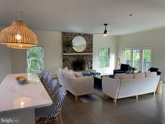 271 OGDEN FARM RD, Moorefield, WV 26836