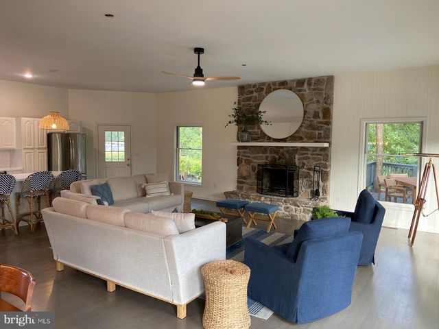 271 OGDEN FARM RD, Moorefield, WV 26836