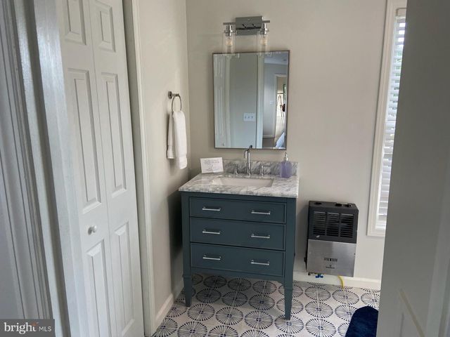 271 OGDEN FARM RD, Moorefield, WV 26836