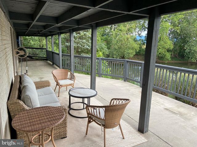 271 OGDEN FARM RD, Moorefield, WV 26836