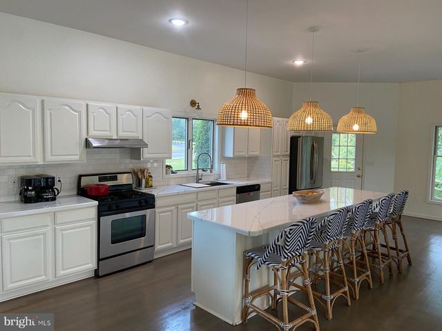 271 OGDEN FARM RD, Moorefield, WV 26836