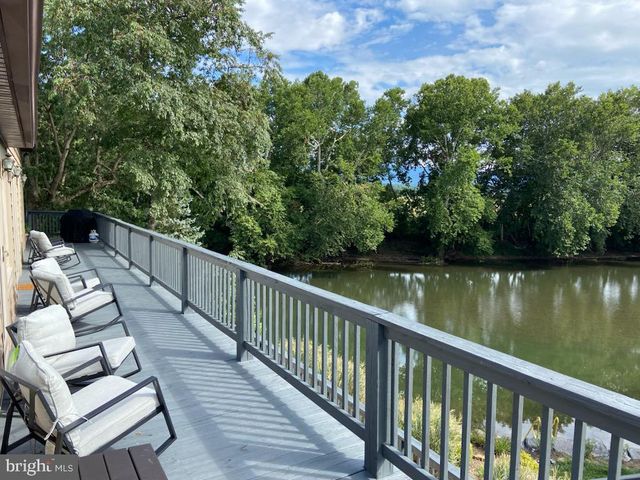 271 OGDEN FARM RD, Moorefield, WV 26836