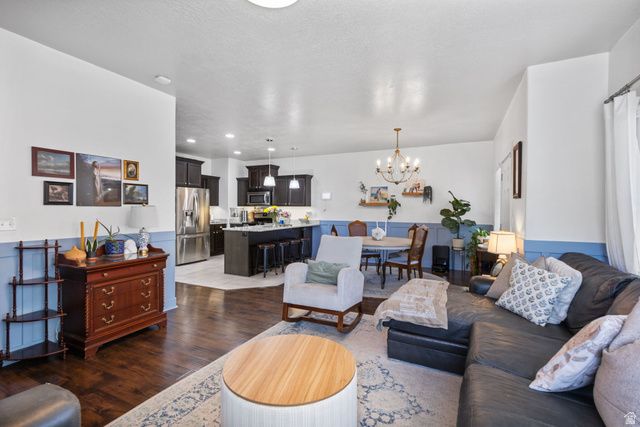 1594 N CATAGENA PARK PKWY, Saratoga Springs, UT 84045